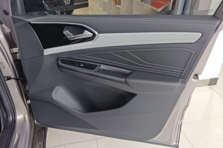 Used Jetta VS7 2022 280TSI Automatic Enjoyment Edition Right Front Door Interior