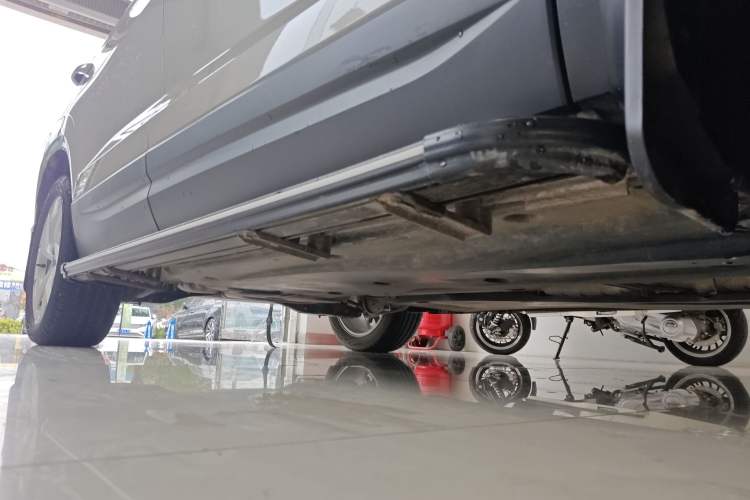 Used Jetta VS7 2022 280TSI Automatic Enjoyment Edition Right Side Sill