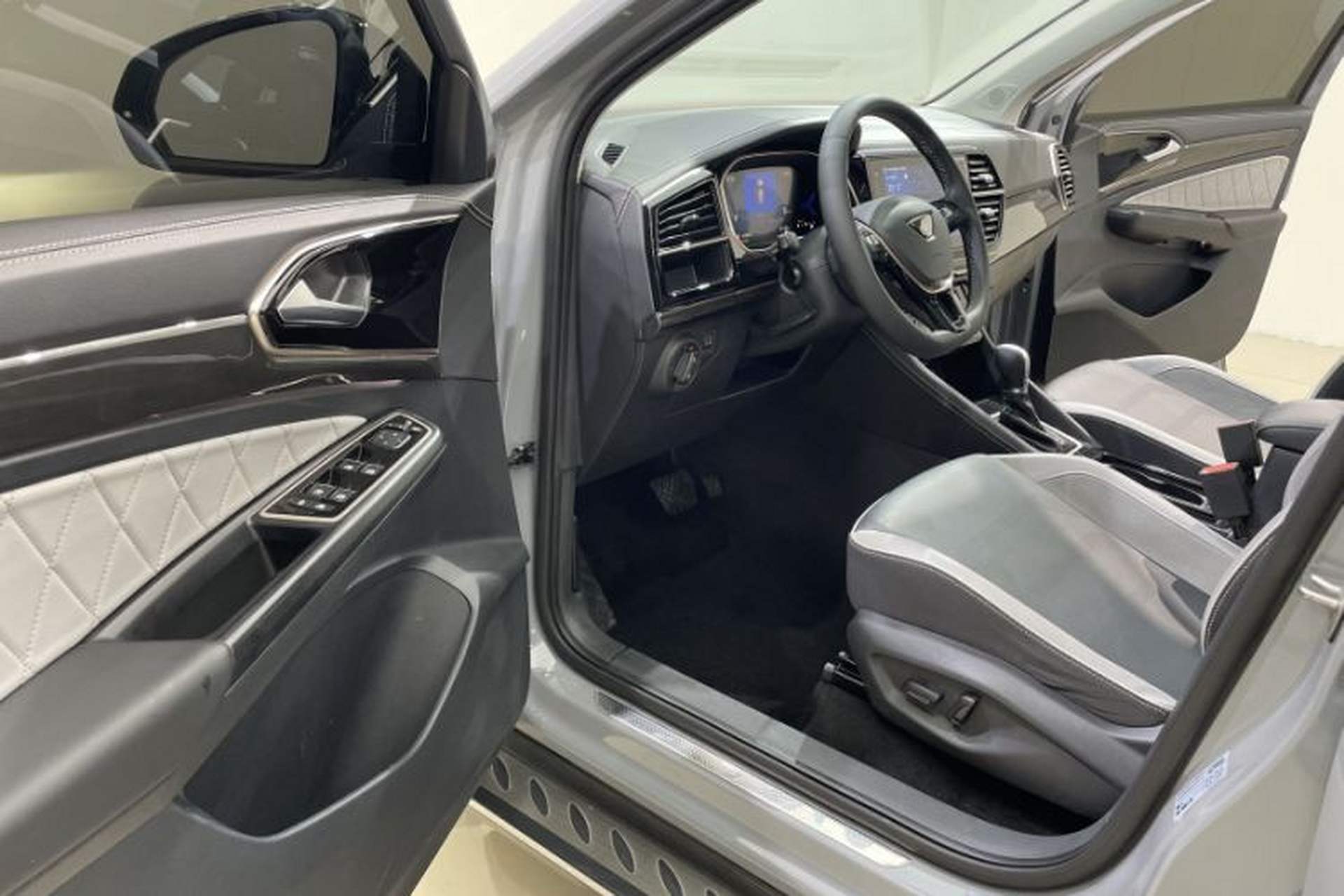 Used Jetta VS7 2023 280TSI Automatic High-Gloss Enjoyment Edition Interior 1