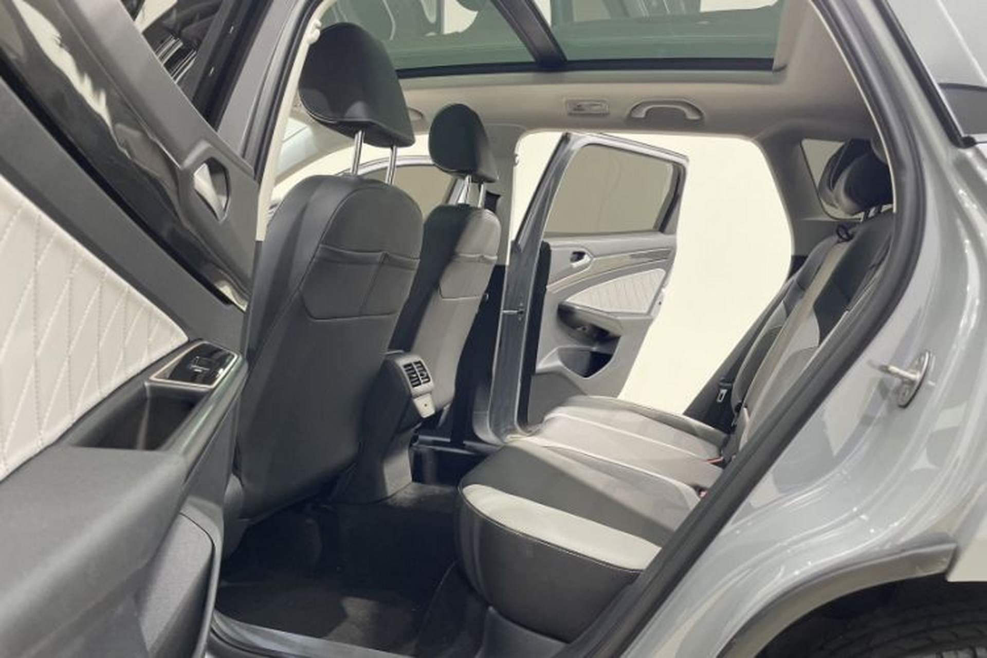 Used Jetta VS7 2023 280TSI Automatic High-Gloss Enjoyment Edition Interior 3