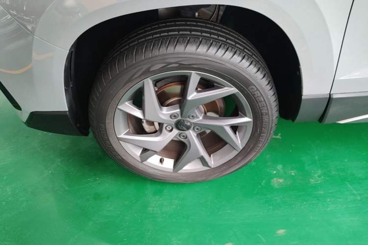 Used Jetta VS7 2023 280TSI ABT Automatic Glory Limited Edition Left Front Wheel Hub
