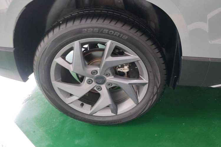 Used Jetta VS7 2023 280TSI ABT Automatic Glory Limited Edition Right Rear Wheel Hub