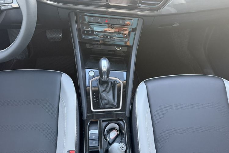 Used Jetta VS7 2023 280TSI Automatic High-Gloss Glory Edition Interior 6