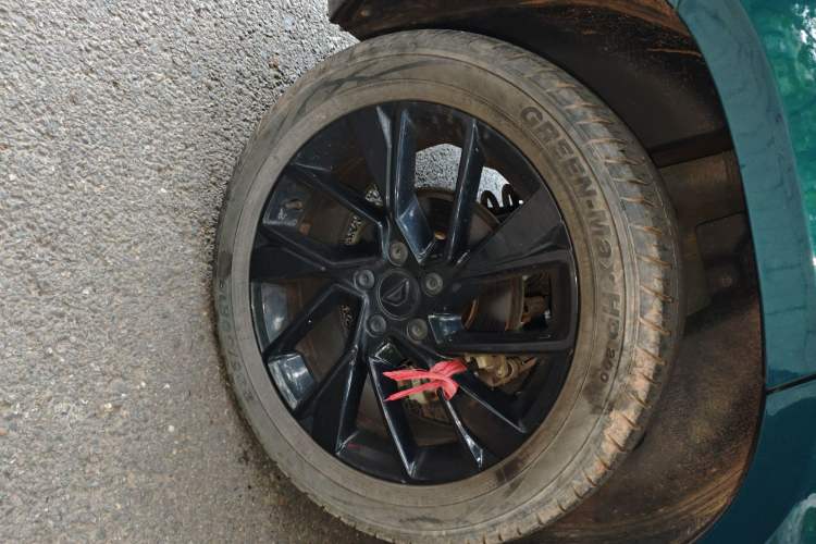Used Jetta VS7 2023 280TSI Automatic High-Gloss Glory Edition Right Rear Wheel Hub