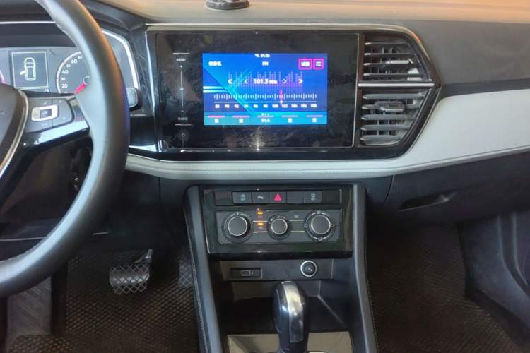 Used Jetta VS7 2023 280TSI Automatic Trend Edition Audio And AC Panel