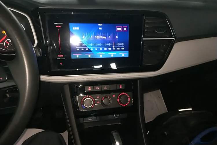 Used Jetta VS7 2023 280TSI Automatic Trend Edition Audio And AC Panel