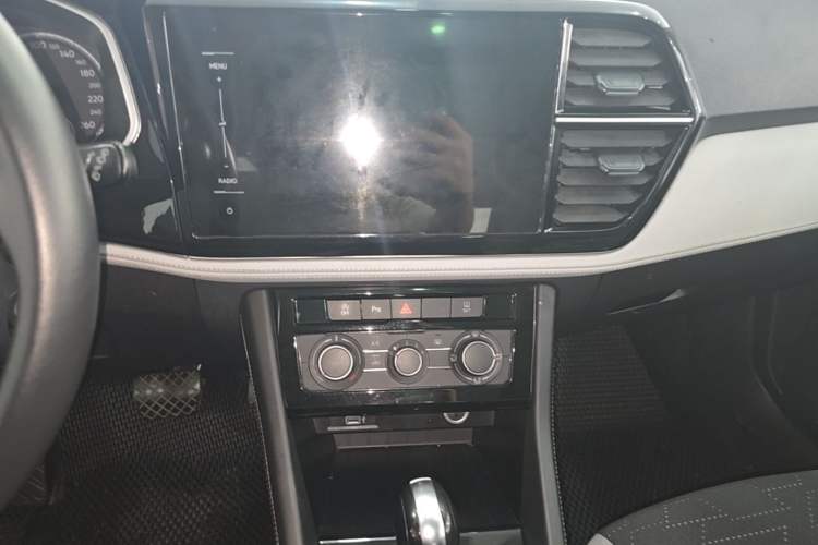 Used Jetta VS7 2023 280TSI Automatic Trend Edition Audio And AC Panel