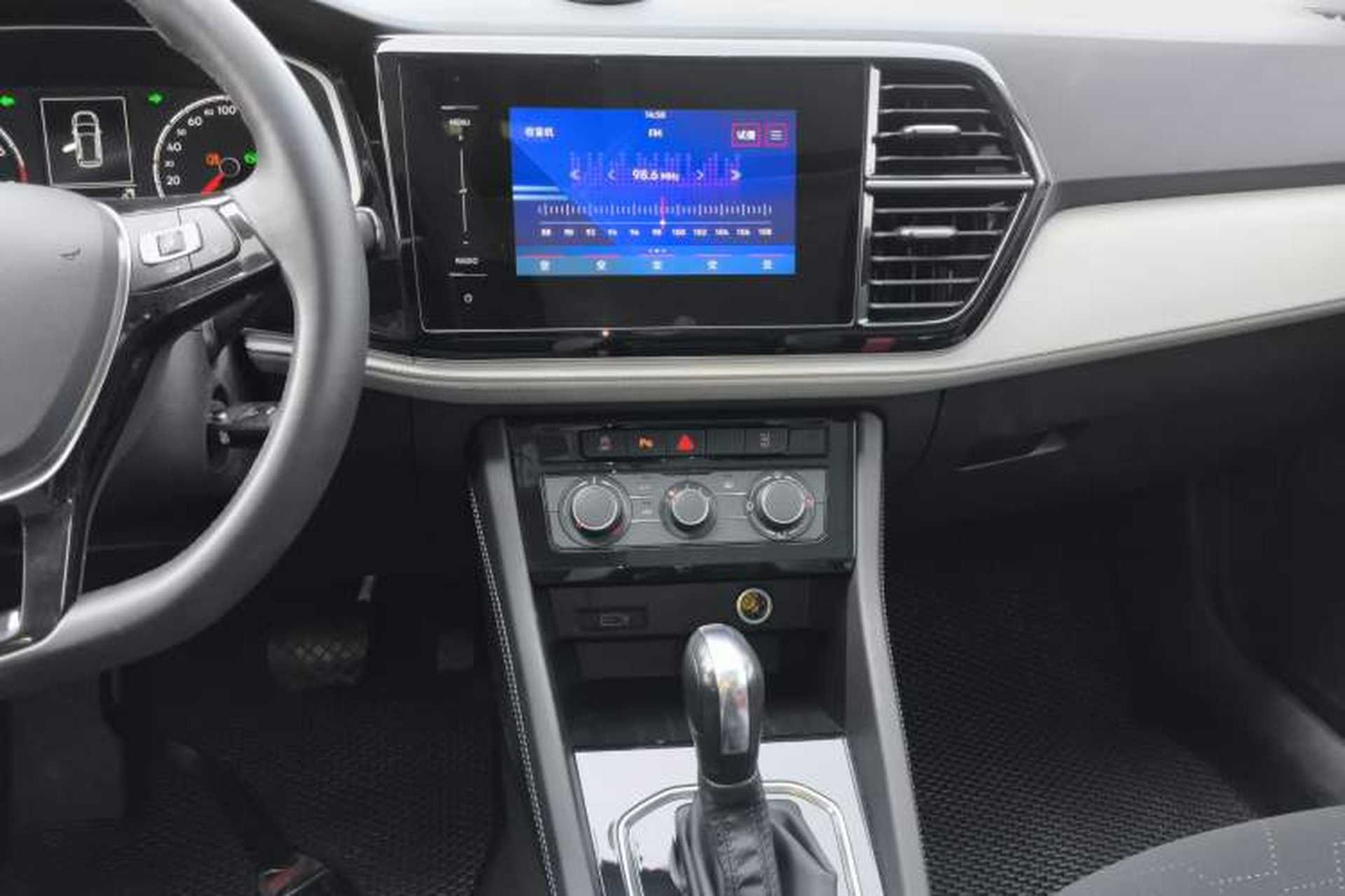 Used Jetta VS7 2023 280TSI Automatic Trend Edition Audio And AC Panel