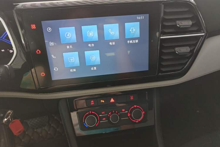 Used Jetta VS7 2023 280TSI Automatic Trend Edition Audio And AC Panel