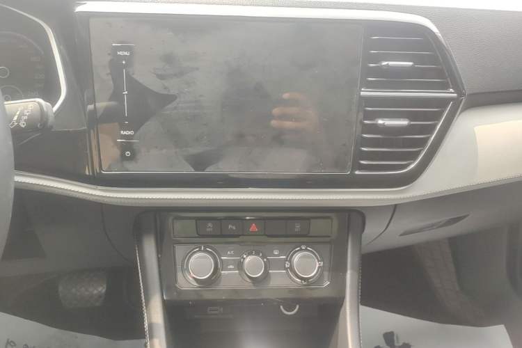 Used Jetta VS7 2023 280TSI Automatic Trend Edition Audio And AC Panel