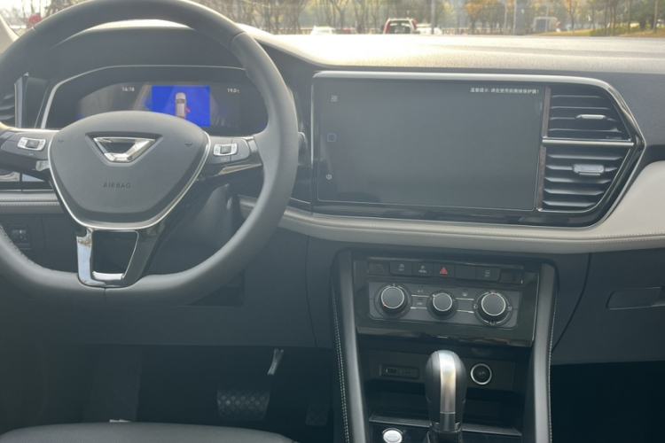 Used Jetta VS7 2023 280TSI Automatic Enjoyment Edition Audio And AC Panel