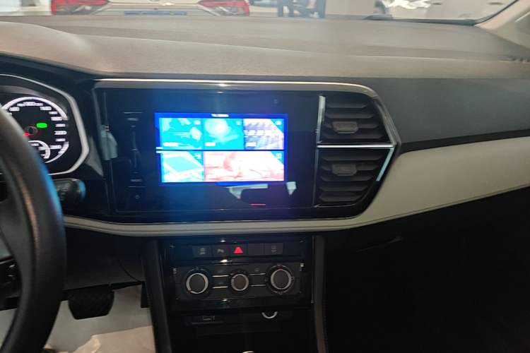 Used Jetta VS7 2023 280TSI Automatic Trend Edition Audio And AC Panel