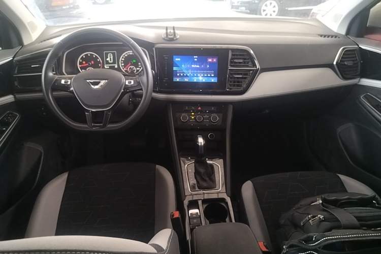 Used Jetta VS7 2023 280TSI Automatic Trend Edition Center Console