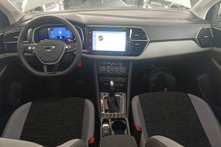Used Jetta VS7 2023 280TSI Automatic Trend Edition Center Console