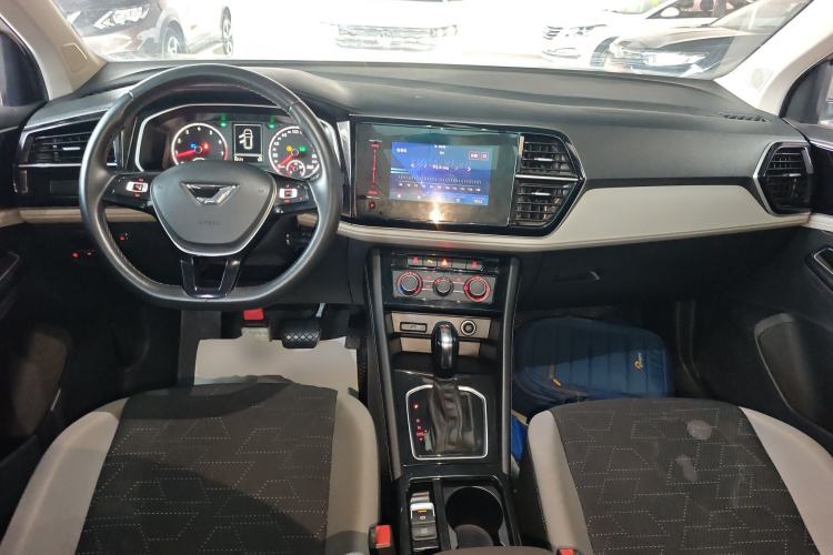Used Jetta VS7 2023 280TSI Automatic Trend Edition Center Console