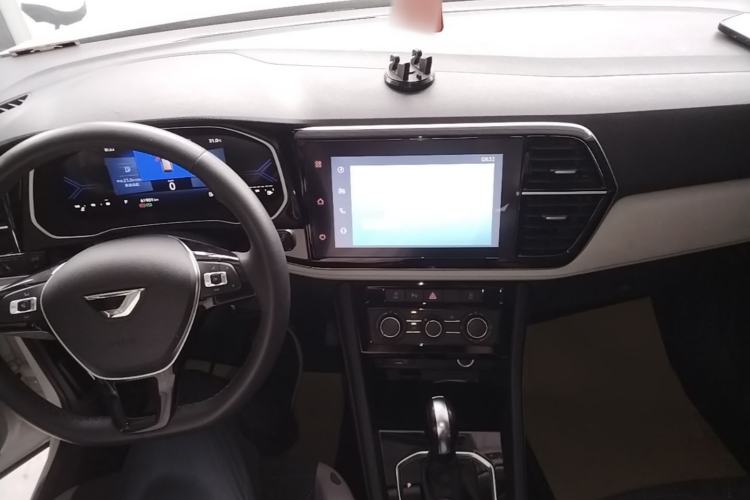 Used Jetta VS7 2023 280TSI Automatic Trend Edition Center Console
