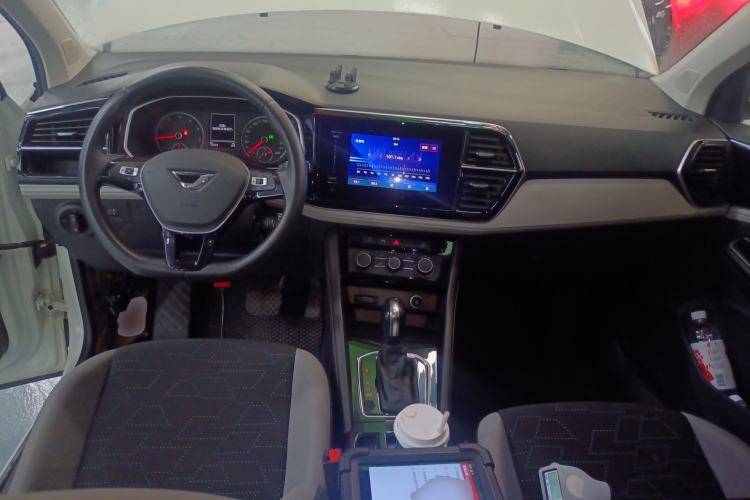 Used Jetta VS7 2023 280TSI Automatic Trend Edition Center Console