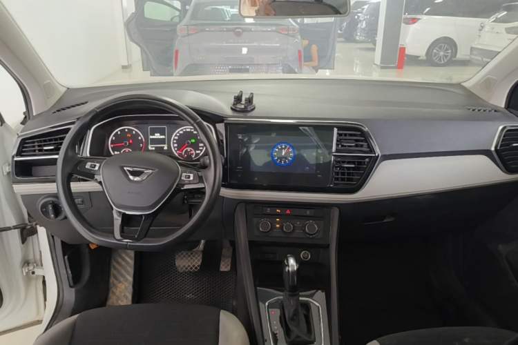 Used Jetta VS7 2023 280TSI Automatic Trend Edition Center Console
