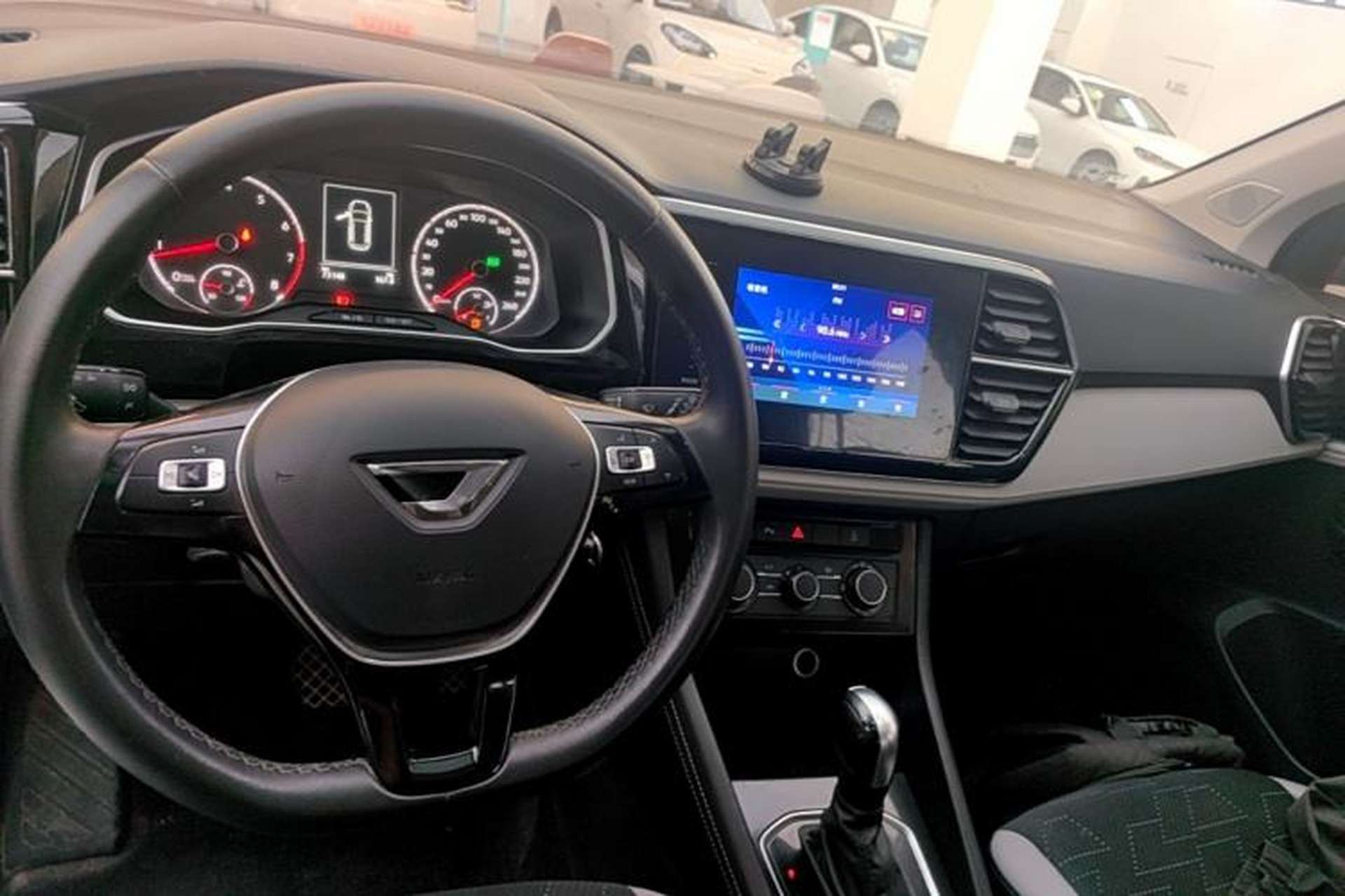 Used Jetta VS7 2023 280TSI Automatic Trend Edition Center Console