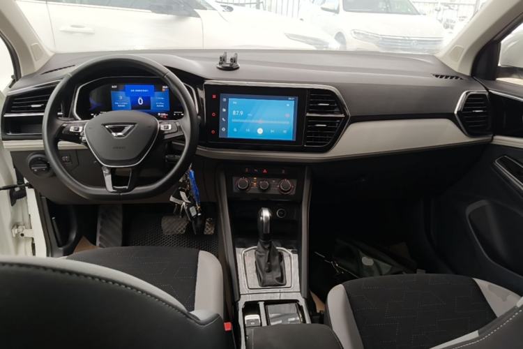 Used Jetta VS7 2023 280TSI Automatic Trend Edition Center Console