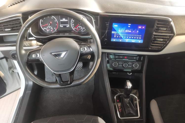 Used Jetta VS7 2023 280TSI Automatic Trend Edition Center Console
