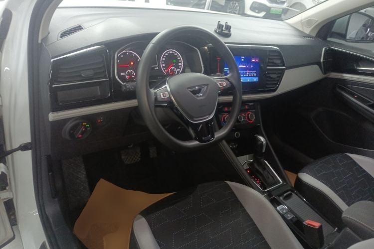 Used Jetta VS7 2023 280TSI Automatic Trend Edition Center Console