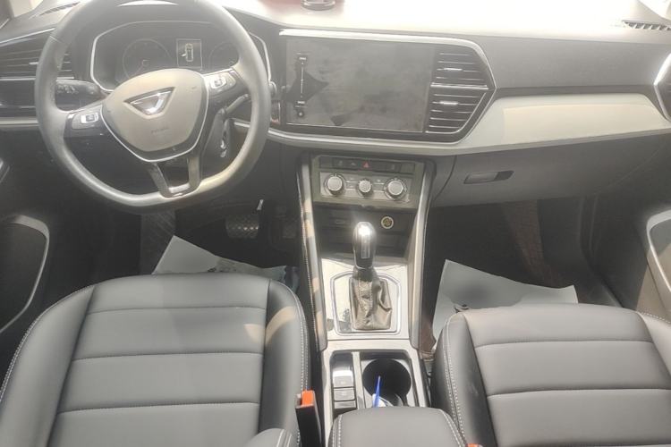 Used Jetta VS7 2023 280TSI Automatic Trend Edition Center Console