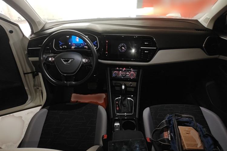 Used Jetta VS7 2023 280TSI Automatic Trend Edition Center Console