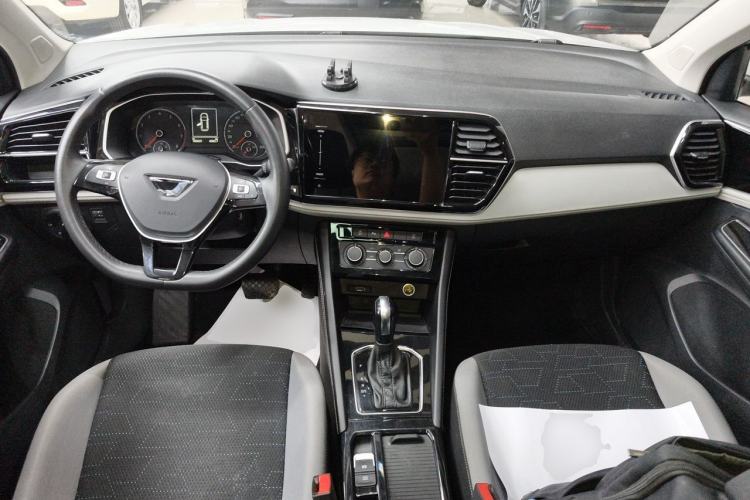 Used Jetta VS7 2023 280TSI Automatic Trend Edition Center Console