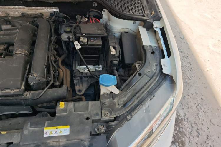 Used Jetta VS7 2023 280TSI Automatic Trend Edition Engine Bay Left