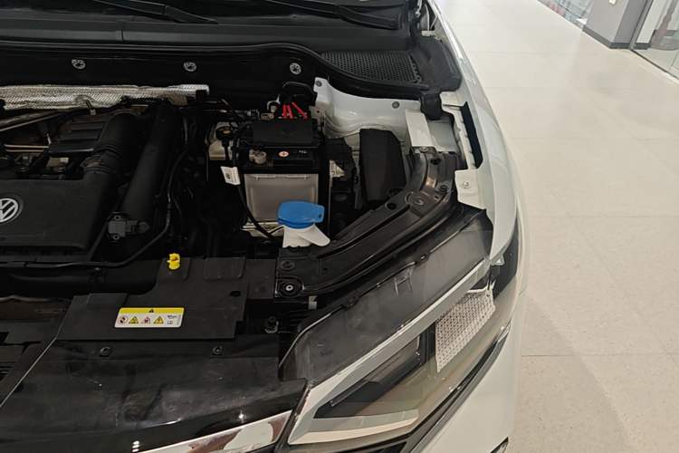 Used Jetta VS7 2023 280TSI Automatic Trend Edition Engine Bay Left