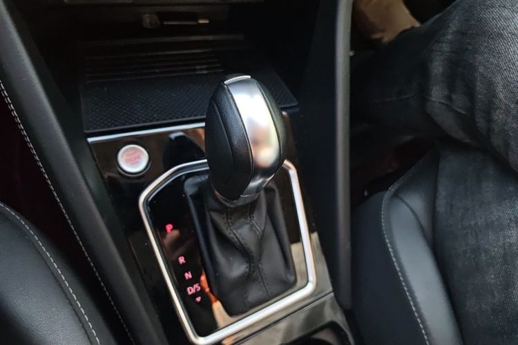 Used Jetta VS7 2023 280TSI Automatic Enjoyment Edition Gear Lever