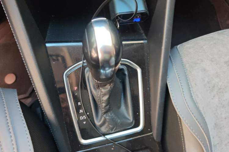 Used Jetta VS7 2023 280TSI Automatic Trend Edition Gear Lever
