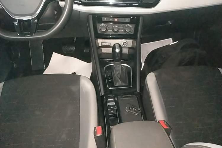 Used Jetta VS7 2023 280TSI Automatic Trend Edition Gear Lever