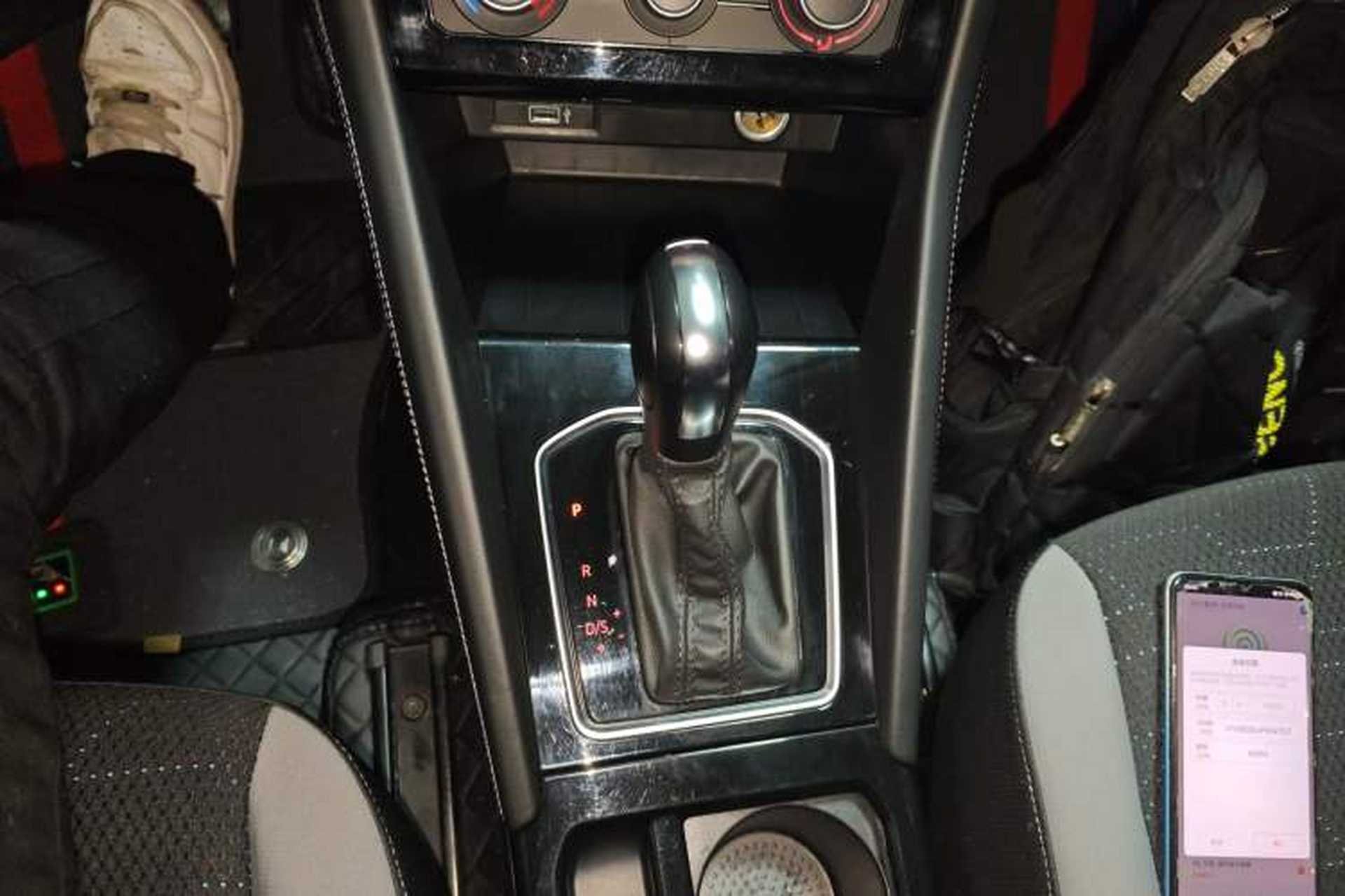 Used Jetta VS7 2023 280TSI Automatic Trend Edition Gear Lever