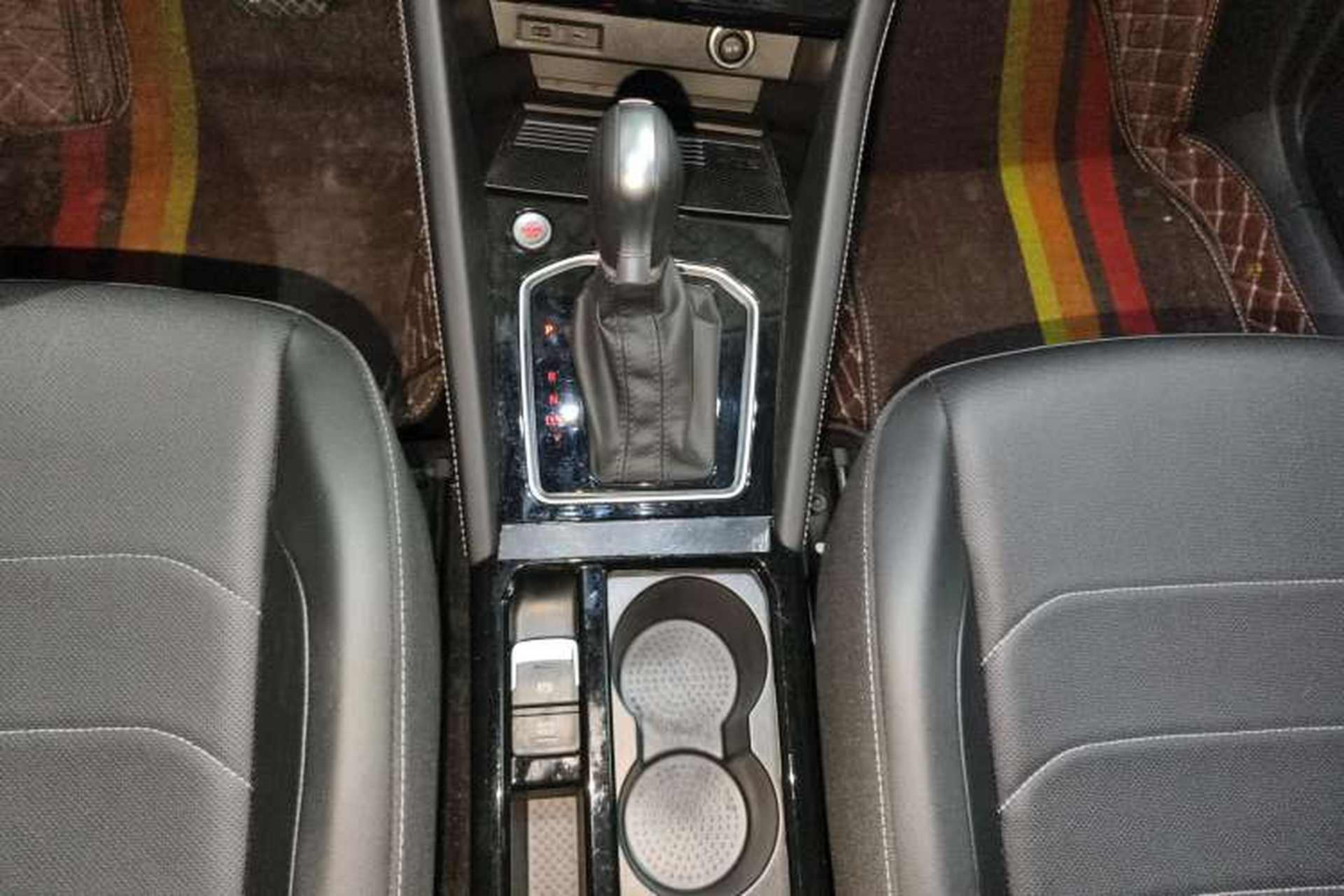 Used Jetta VS7 2023 280TSI Automatic Enjoyment Edition Gear Lever