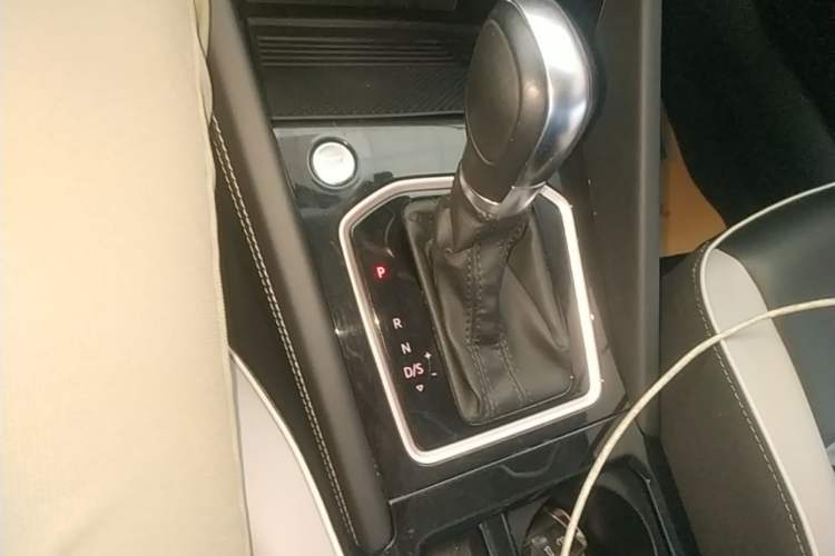 Used Jetta VS7 2023 280TSI Automatic High-Gloss Enjoyment Edition Gear Lever