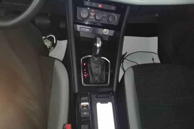 Used Jetta VS7 2023 280TSI Automatic Trend Edition Gear Lever