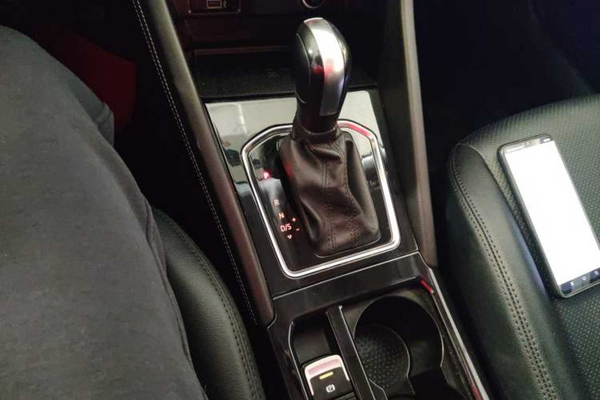 Used Jetta VS7 2023 280TSI Automatic Trend Edition Gear Lever