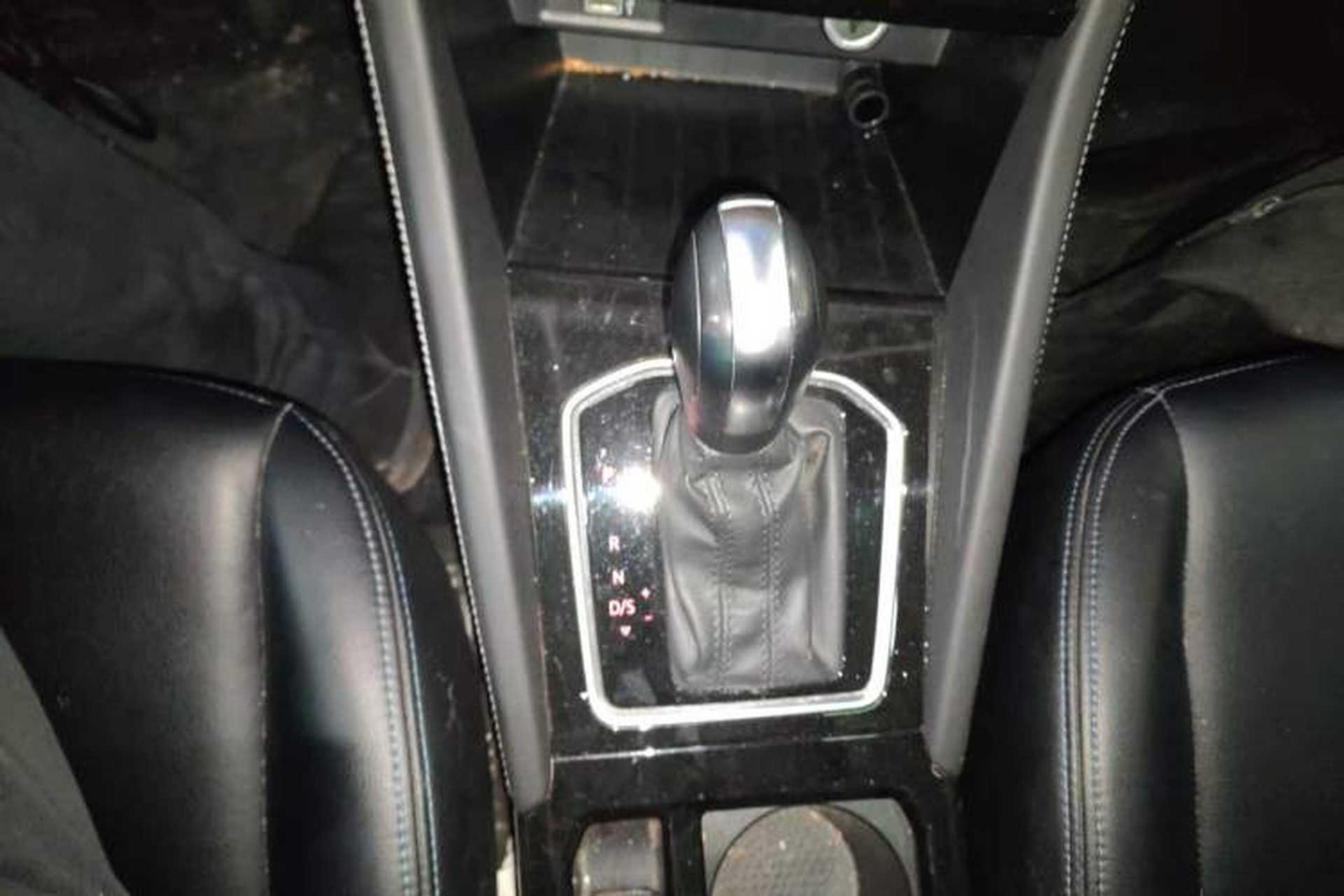Used Jetta VS7 2023 280TSI Automatic Trend Edition Gear Lever