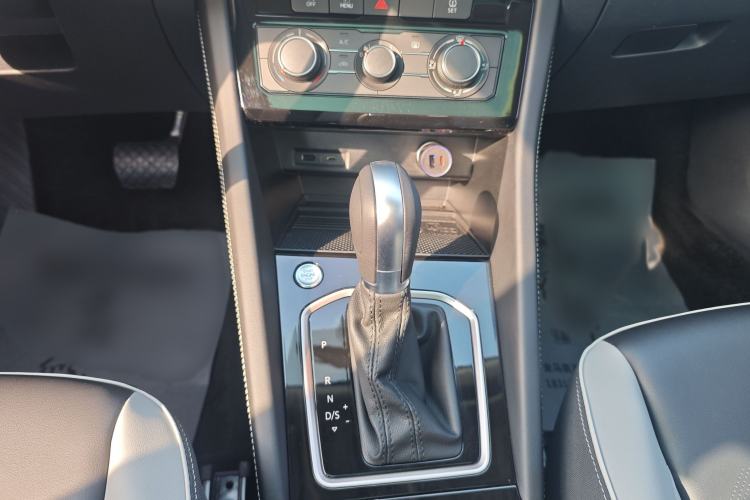 Used Jetta VS7 2023 280TSI Automatic High-Gloss Enjoyment Edition Gear Lever