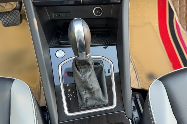 Used Jetta VS7 2023 280TSI Automatic High-Gloss Enjoyment Edition Gear Lever