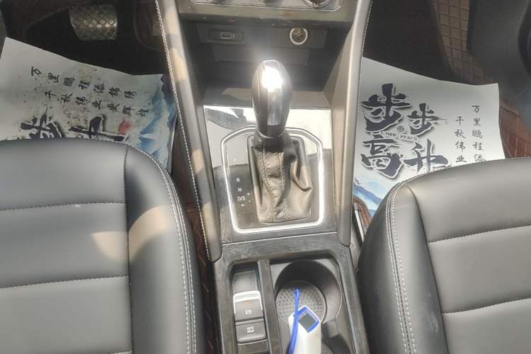 Used Jetta VS7 2023 280TSI Automatic Trend Edition Gear Lever
