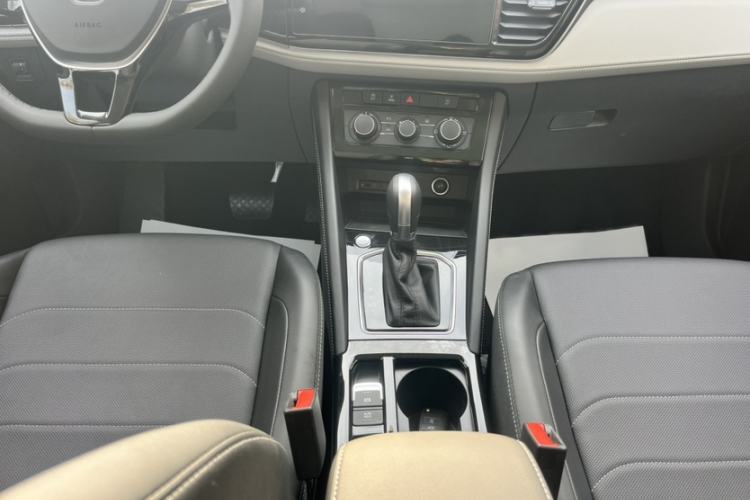 Used Jetta VS7 2023 280TSI Automatic Enjoyment Edition Gear Lever