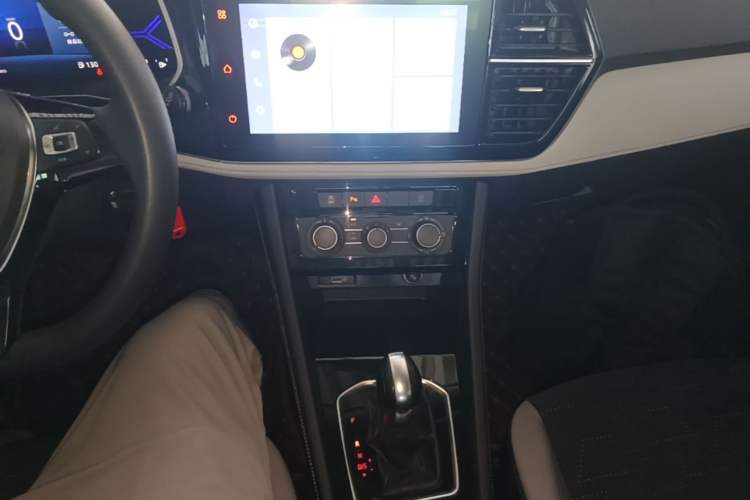 Used Jetta VS7 2023 280TSI Automatic Trend Edition Gear Lever