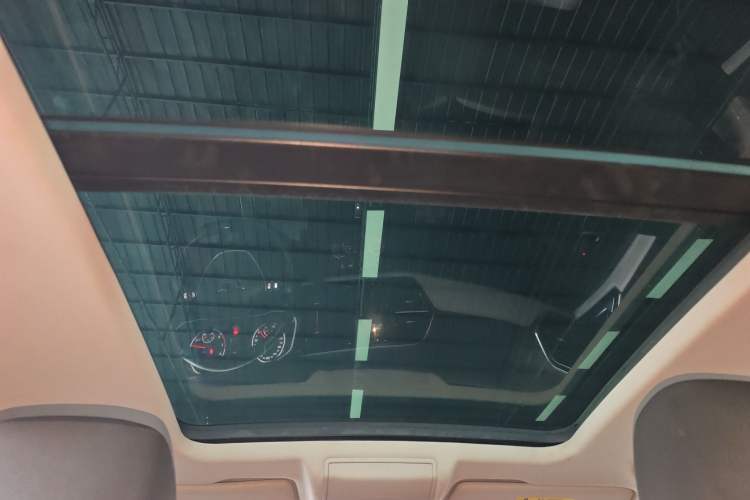 Used Jetta VS7 2023 280TSI Automatic Trend Edition Headliner