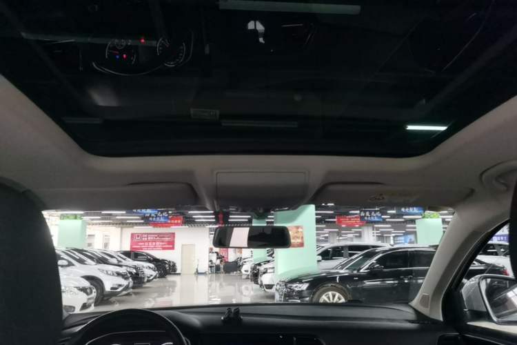 Used Jetta VS7 2023 280TSI Automatic Trend Edition Headliner