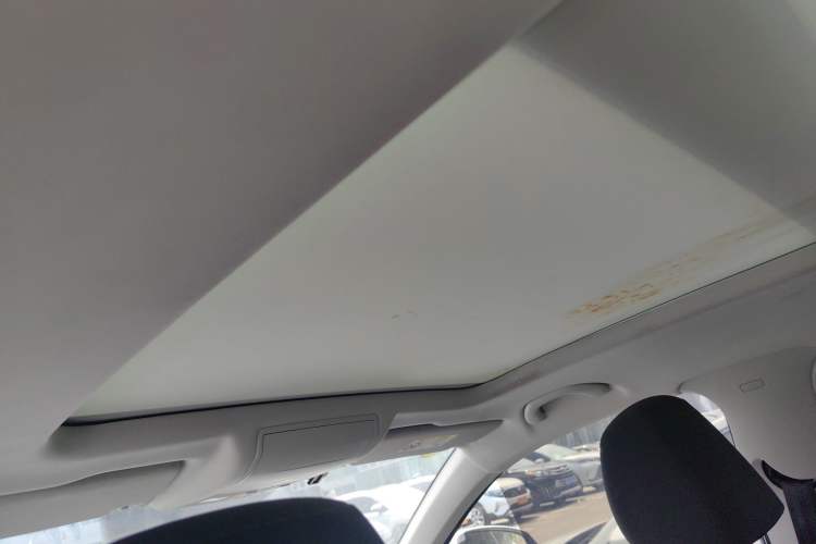 Used Jetta VS7 2023 280TSI Automatic Trend Edition Headliner