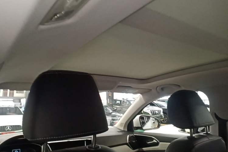Used Jetta VS7 2023 280TSI Automatic Trend Edition Headliner