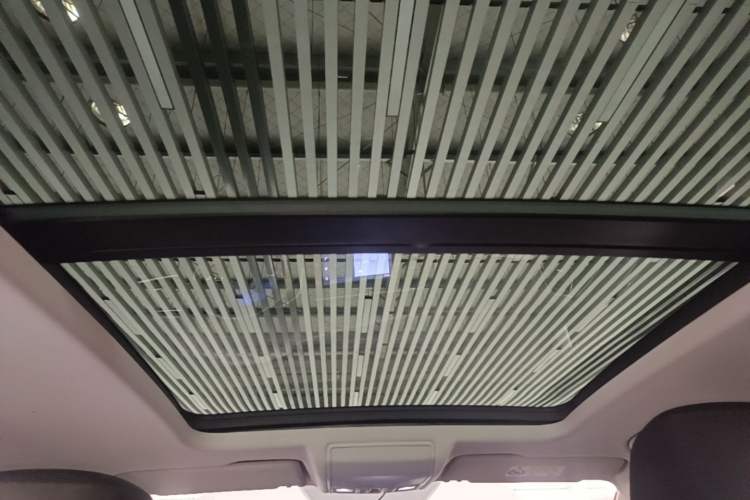 Used Jetta VS7 2023 280TSI Automatic Trend Edition Headliner